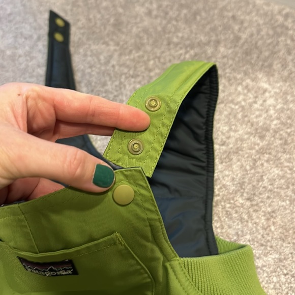 Patagonia kids down snow bibs - Picture 5 of 6